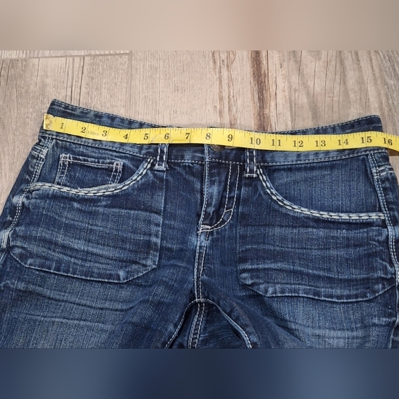 #1174 Maurice's Dark Wash Capris sz 5/6 - Picture 6 of 7